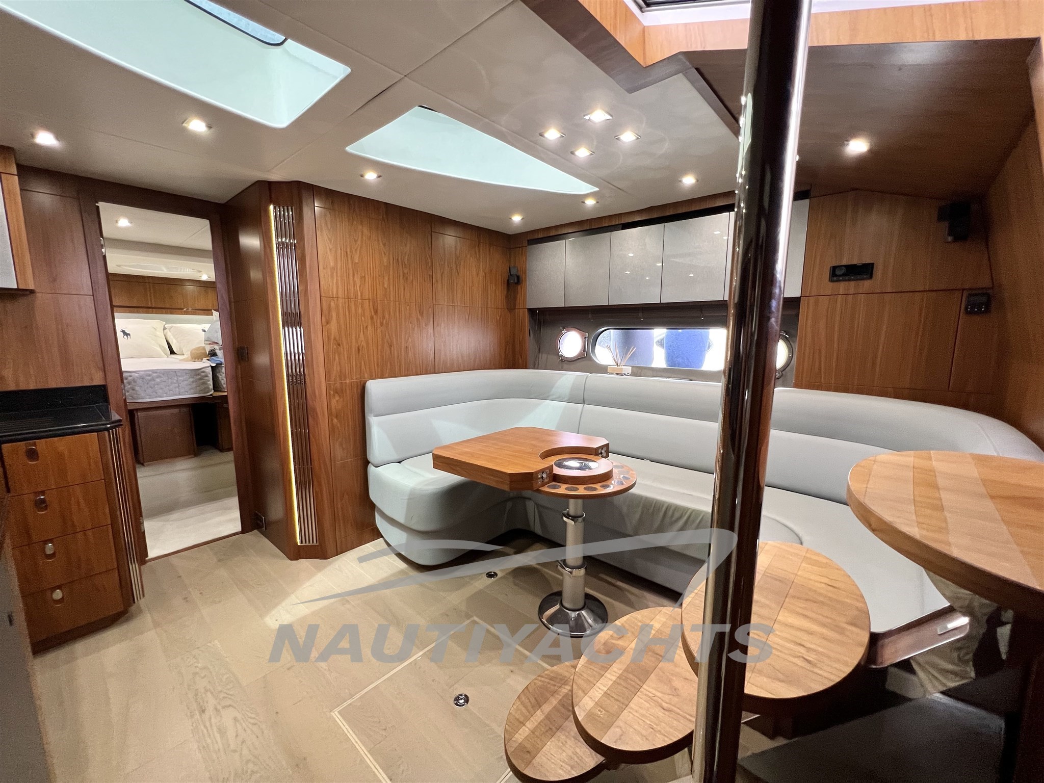 slider 2 Sunseeker San Remo 485